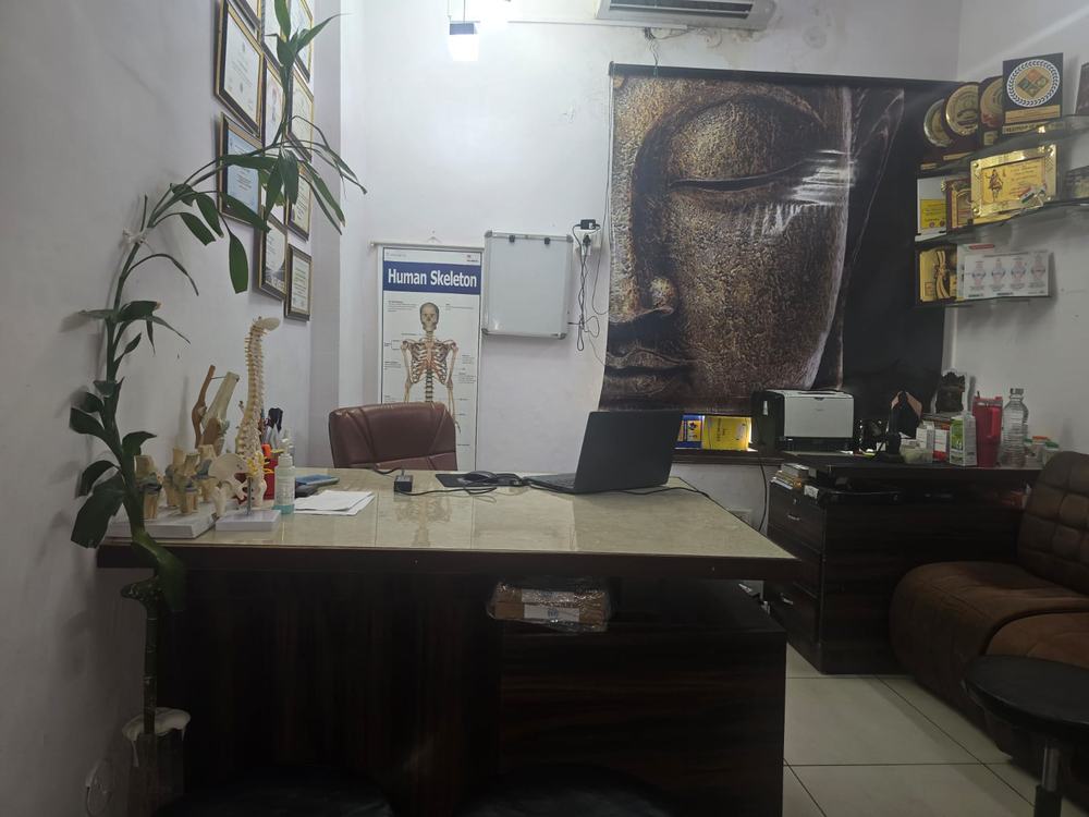 Orthopaedic consultation room